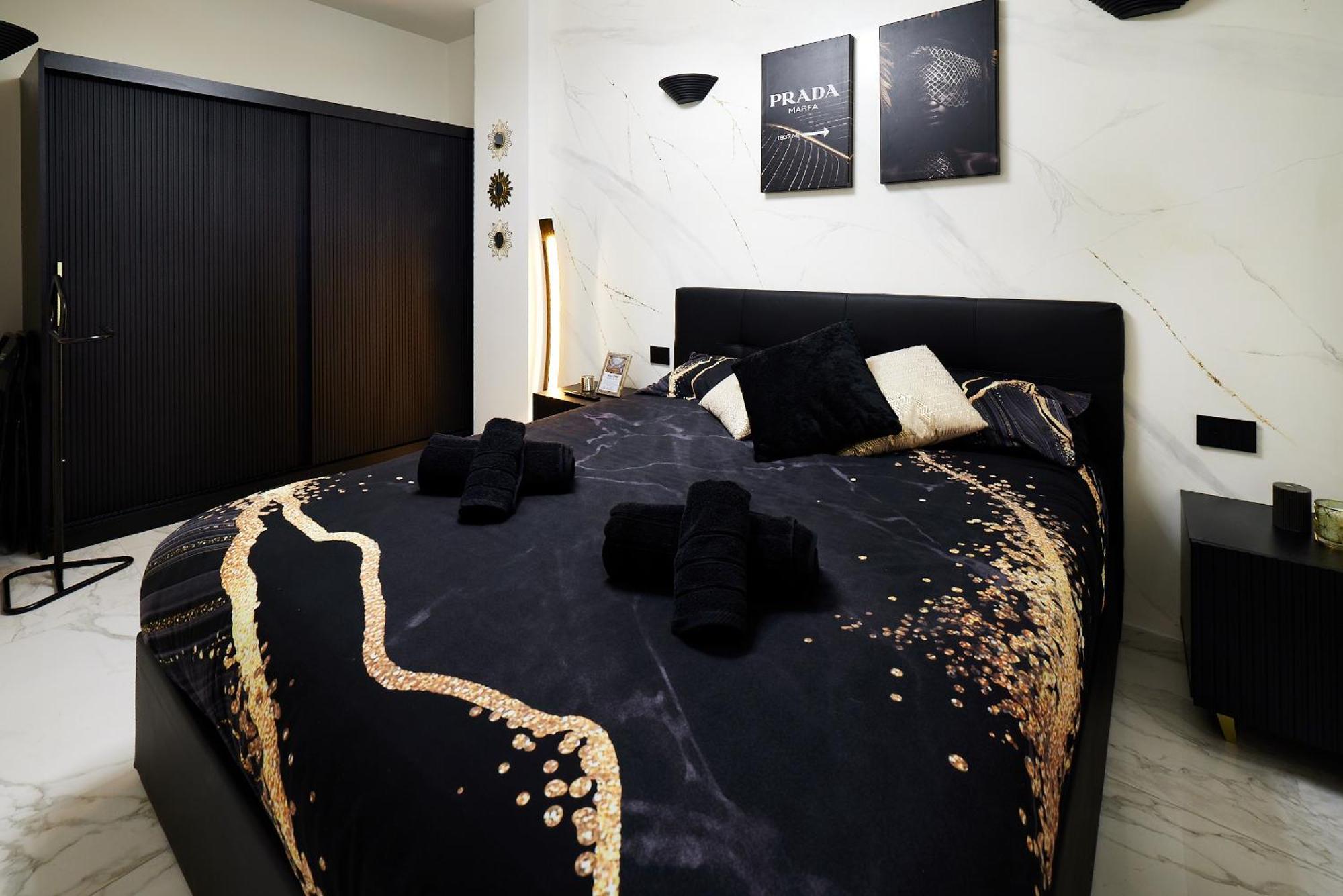 Italian Fashion Suite - Luxurious Marble City Center Milão Exterior foto